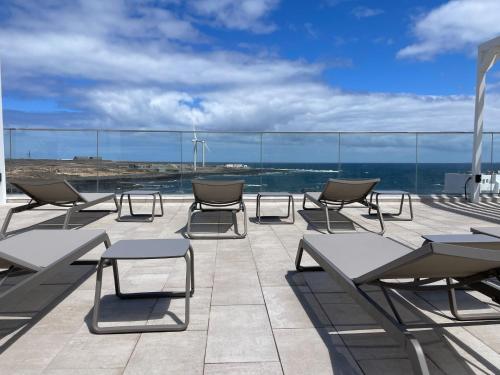 Habitación Doble con vistas a la piscina del hotel Surfing Colors Corralejo. Foto 5