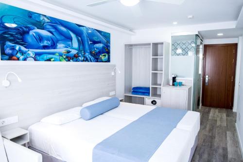 Habitación Doble con 2 camas individuales - Sin Servicio de Limpieza del hotel Surfing Colors Corralejo. Foto 2