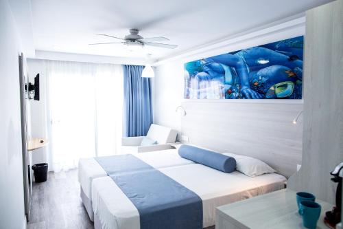 Habitación Doble con 2 camas individuales - Sin Servicio de Limpieza del hotel Surfing Colors Corralejo. Foto 1