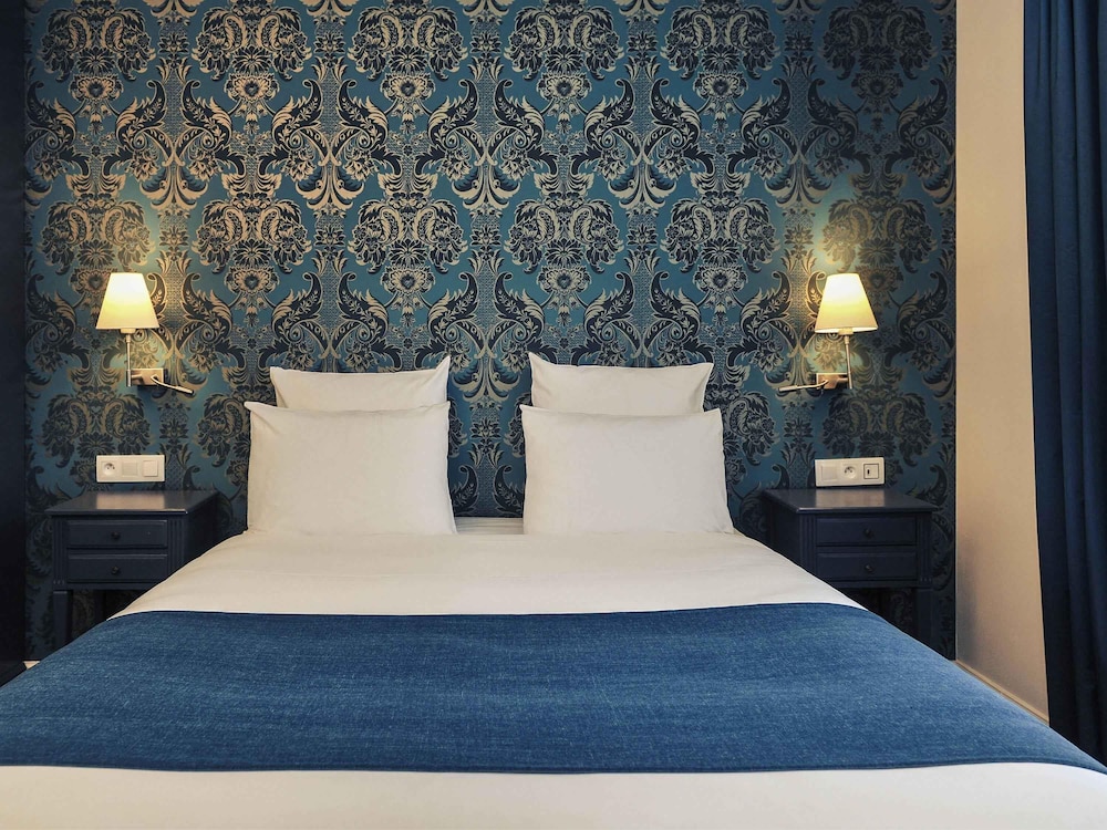 Habitación Classic con una cama doble de 160 x 200 cm del hotel Mercure Paris Saint Cloud Hippodrome