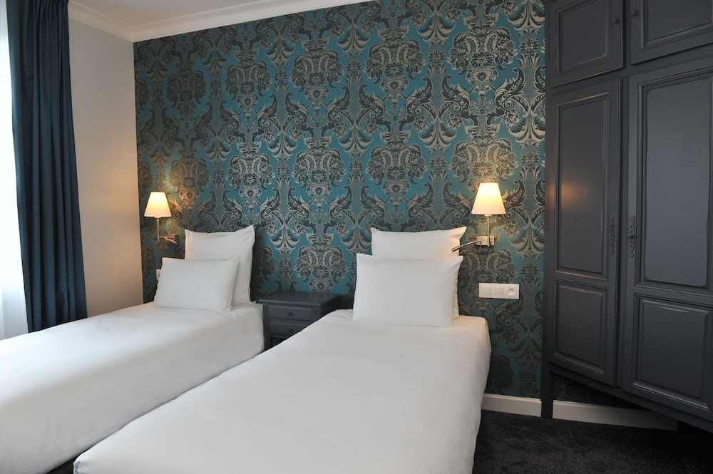 Habitación Classic con dos camas individuales de 90 x 200 cm del hotel Mercure Paris Saint Cloud Hippodrome