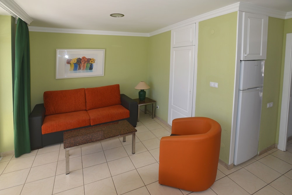 Apartamento, 1 habitación, balcón, vistas a la piscina del hotel Arco Iris. Foto 3