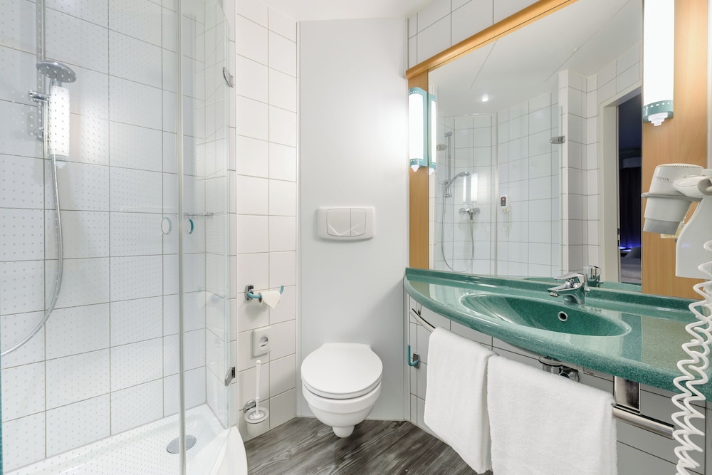 Habitación Estándar con 1 cama doble del hotel Ibis Bregenz. Foto 7