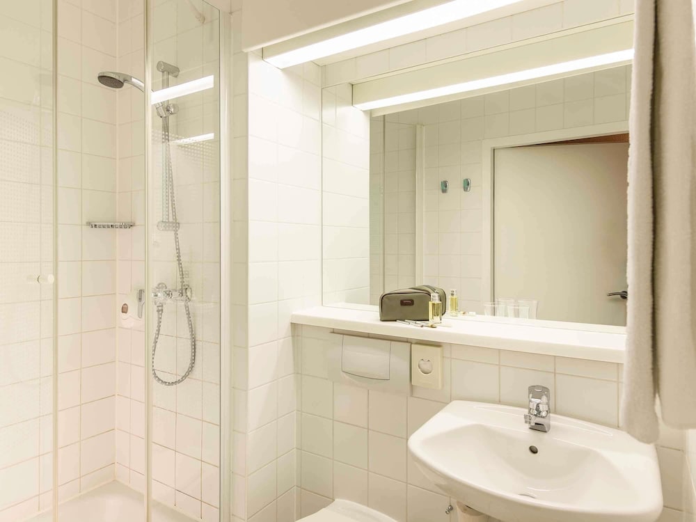 MyRoom By Gerhard - For Anyone Seeking The Sea del hotel Ibis Wien Messe. Foto 3