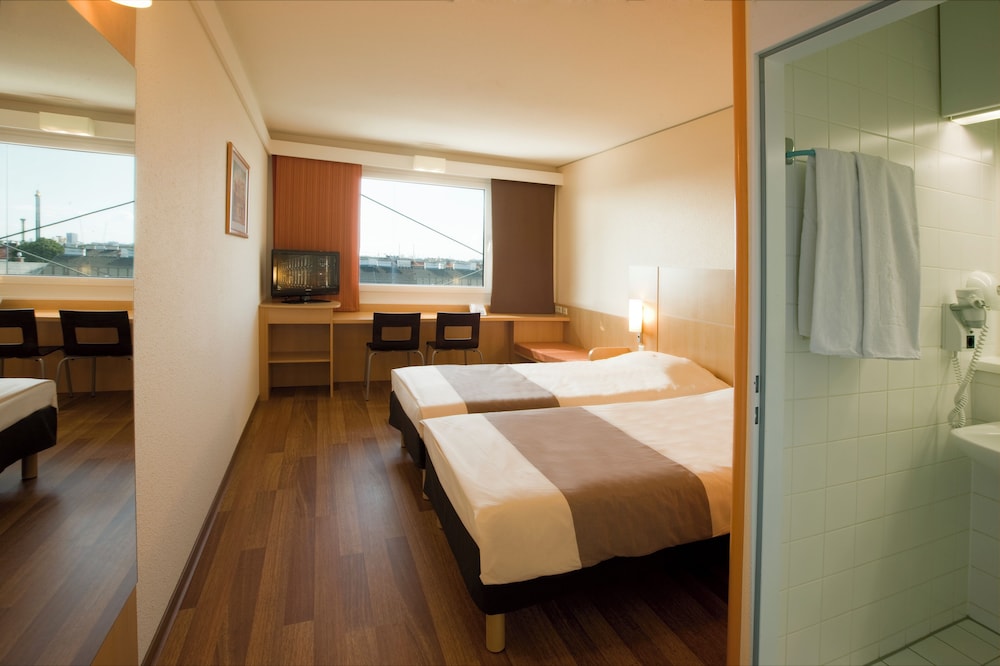 Habitación estándar, 2 camas individuales del hotel Ibis Wien Messe. Foto 1