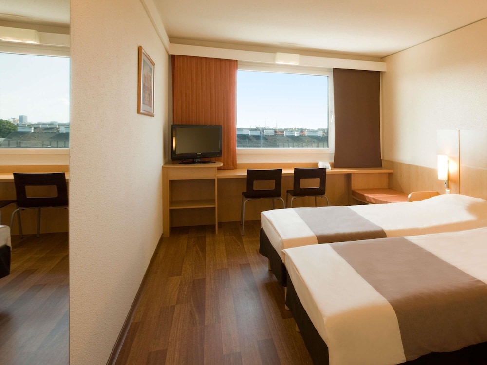 Habitación estándar, 2 camas individuales del hotel Ibis Wien Messe. Foto 4