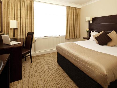 Habitación Doble Clásica del hotel Mercure Bradford, Bankfield. Foto 1