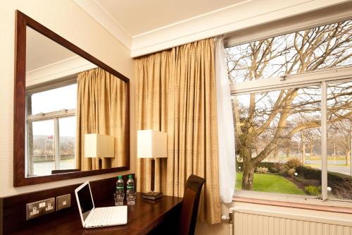 Habitación Doble Clásica del hotel Mercure Bradford, Bankfield. Foto 7