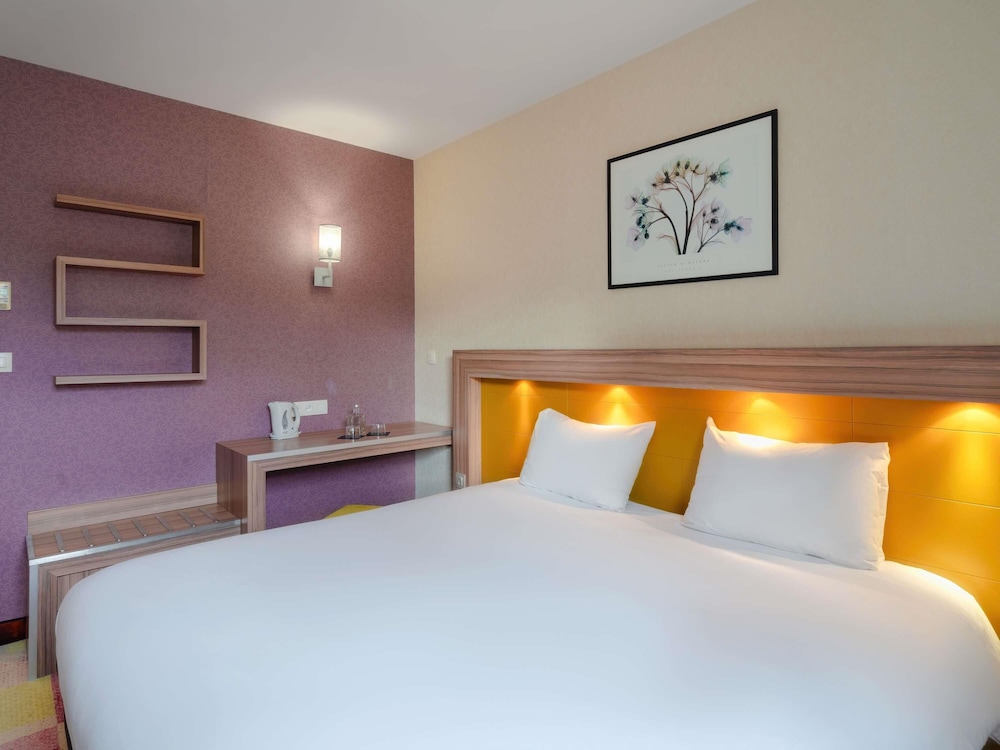 Habitación Estándar con cama doble del hotel Mercure Libourne Saint-emilion. Foto 2