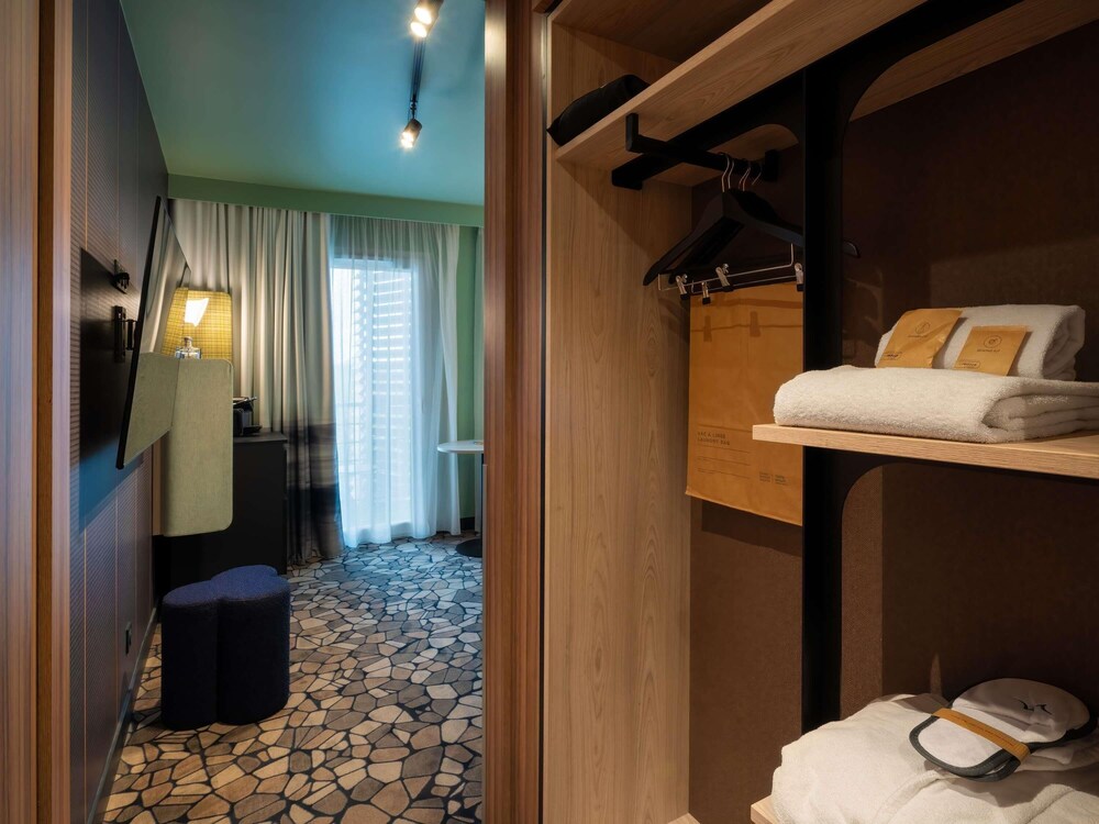 Habitación Privilege con 1 cama doble, con balcón del hotel Mercure Libourne Saint-emilion. Foto 5