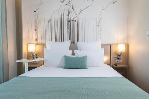 Habitación Doble Clásica del hotel Mercure Paris Montparnasse Raspail. Foto 6