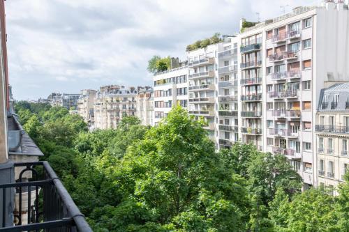Habitación Doble Clásica del hotel Mercure Paris Montparnasse Raspail. Foto 9