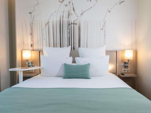 Habitación Doble Clásica del hotel Mercure Paris Montparnasse Raspail. Foto 8