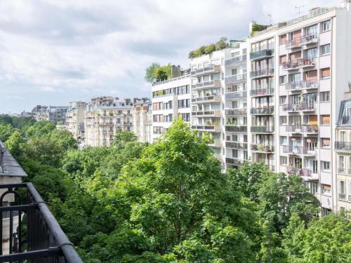Habitación Doble Clásica del hotel Mercure Paris Montparnasse Raspail. Foto 9