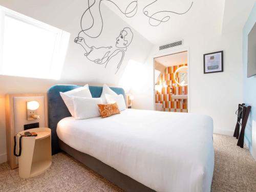 Habitación Clásica reformada del hotel Mercure Paris Montparnasse Raspail. Foto 2