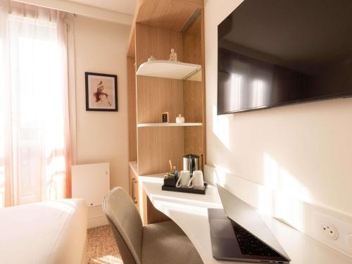 Habitación Clásica reformada del hotel Mercure Paris Montparnasse Raspail. Foto 5