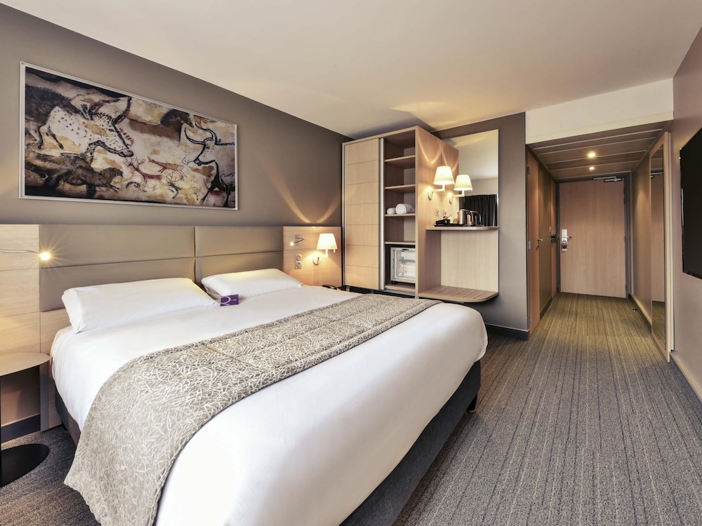 Habitación Classic con una cama doble y ducha del hotel Mercure Périgueux Centre. Foto 3