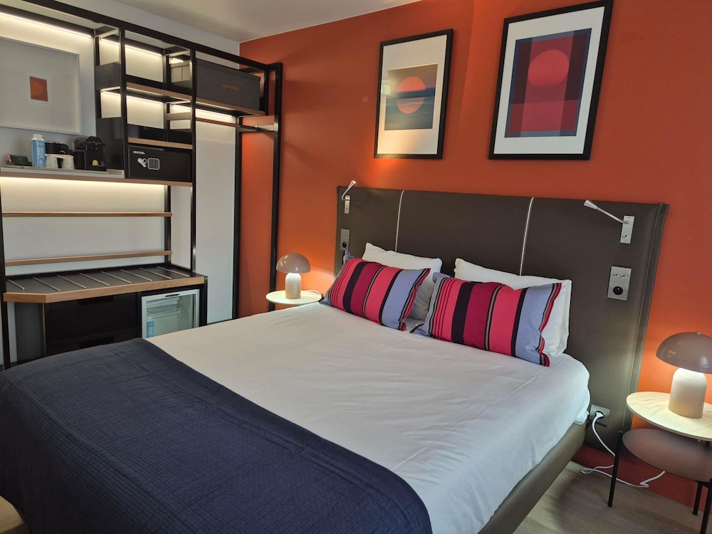Habitación Superior con 1 cama doble y vistas al patio del hotel Mercure Périgueux Centre
