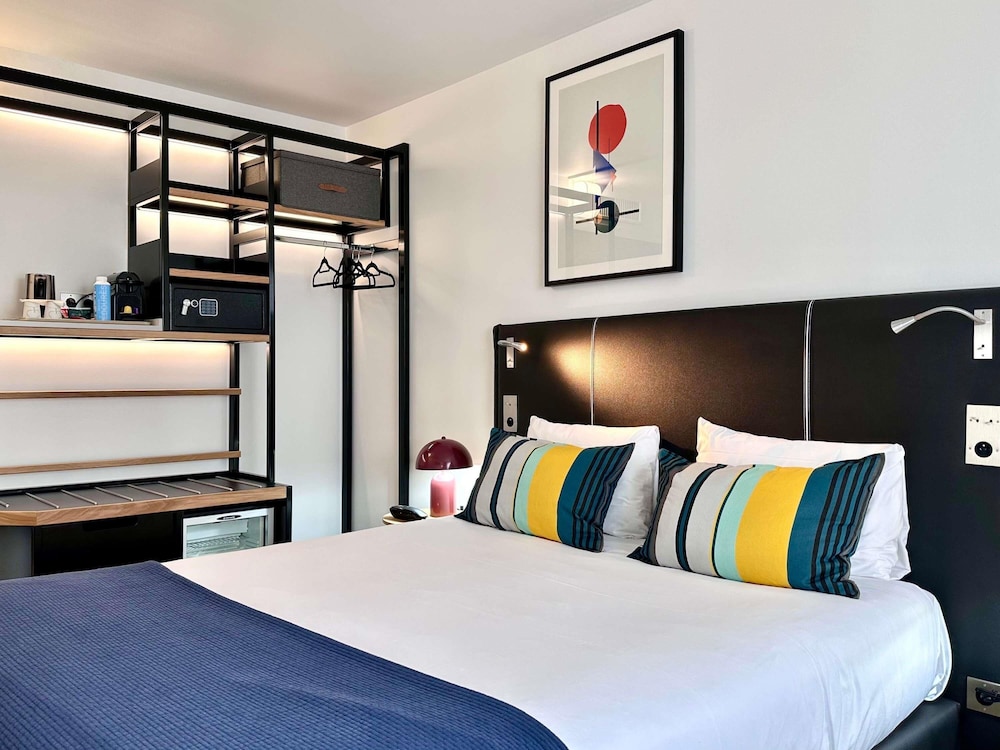 Habitación Superior con 1 cama doble y vistas al patio del hotel Mercure Périgueux Centre. Foto 4
