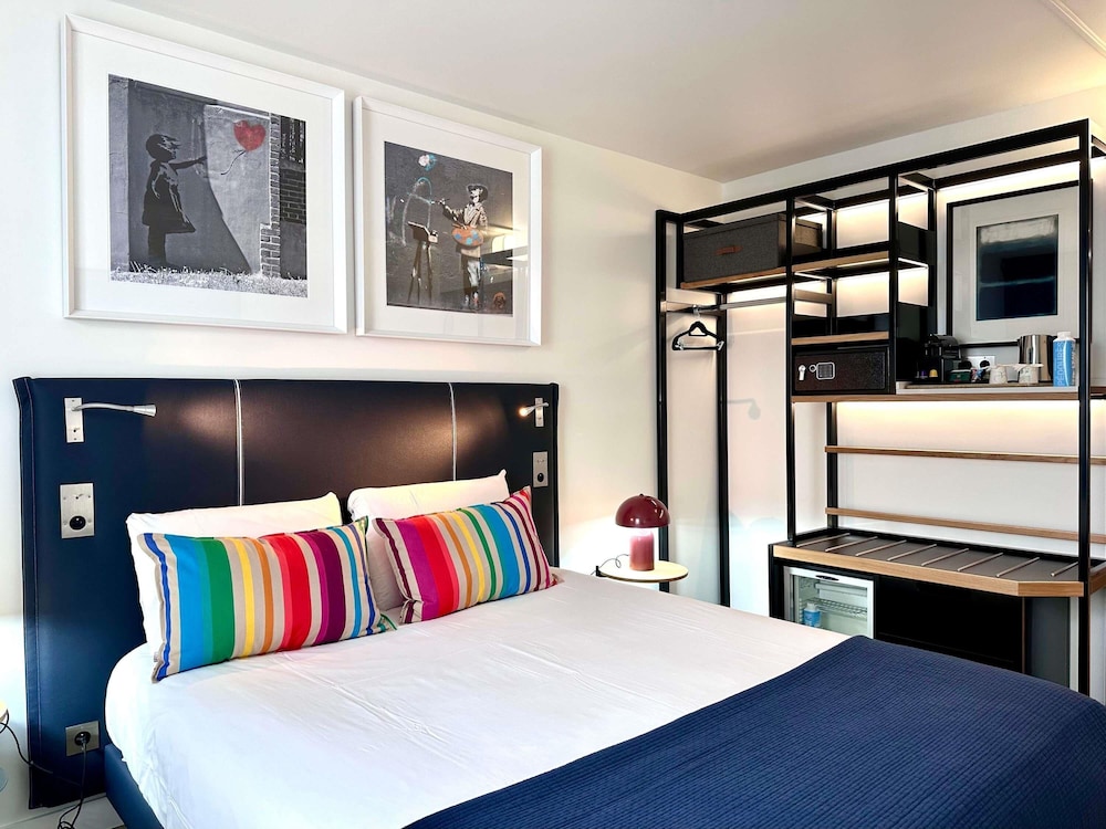 Habitación Superior con 1 cama doble y vistas al patio del hotel Mercure Périgueux Centre. Foto 6