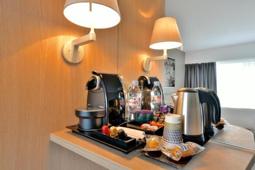 Habitación Privilege para no fumadores con unacama doble y orientada a la ciudad del hotel Mercure Périgueux Centre. Foto 2