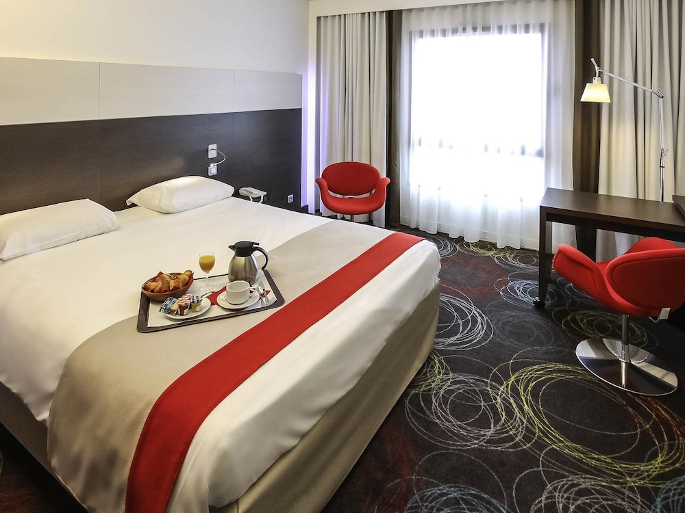 Habitación Superior - 1 cama doble del hotel Mercure Niort Marais Poitevin. Foto 4