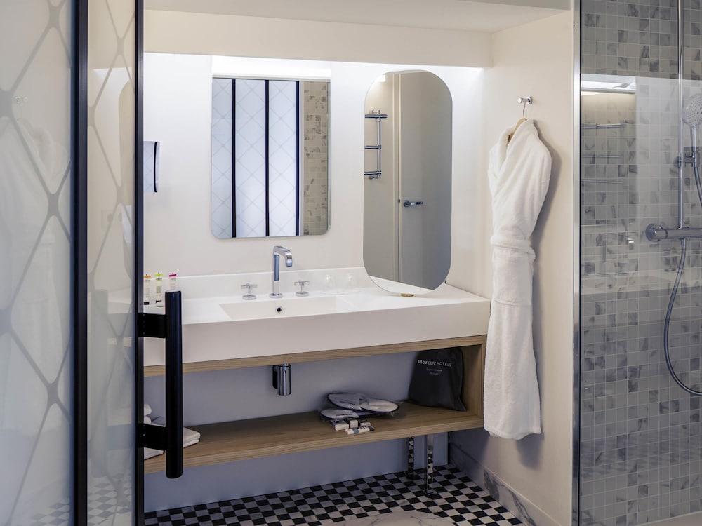 Habitación Privilegio - 1 cama doble del hotel Mercure Nantes Centre Gare. Foto 4
