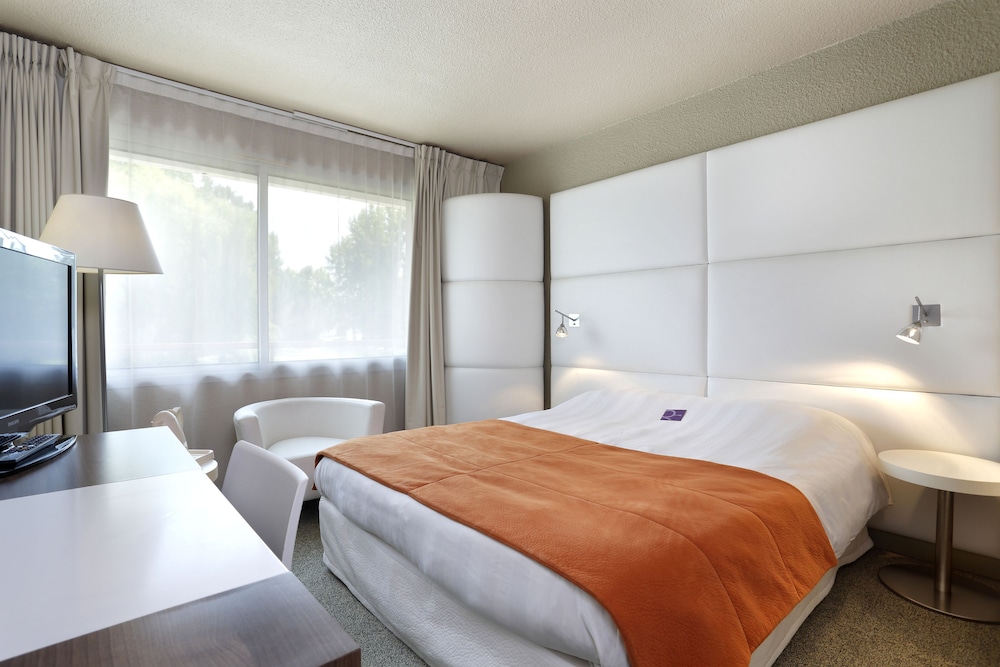 Habitación Classic con una cama doble del hotel Mercure Brive. Foto 1