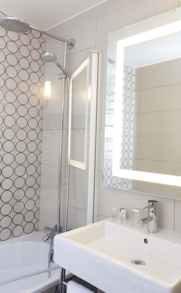 Habitación con 2 camas individuales del hotel Masséna. Foto 4