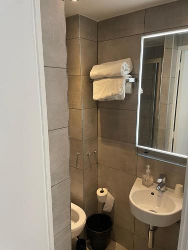 Habitación Doble Estándar del hotel Mary's République. Foto 2
