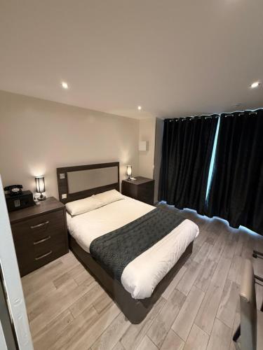 Habitación Doble adaptada para personas con movilidad reducida del hotel Mary's République