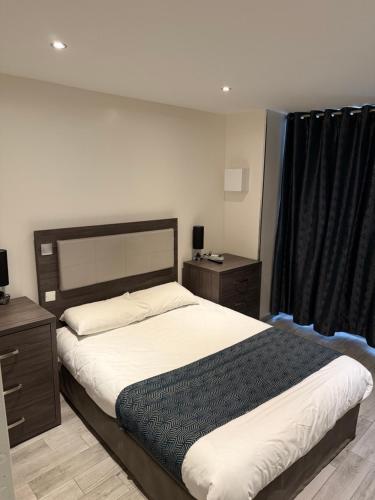 Habitación Doble adaptada para personas con movilidad reducida del hotel Mary's République. Foto 5