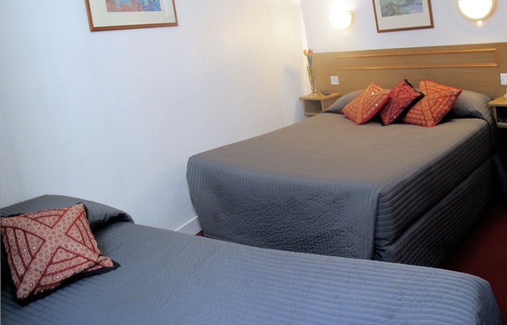 Habitación triple (Klesia) del hotel Cosy Monceau. Foto 2