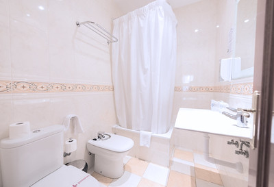 Habitación doble Económica del hotel Toboso Almuñecar