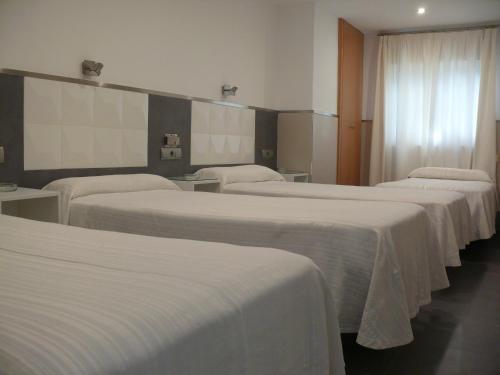 Habitación Triple del hotel La Hispanidad. Foto 2