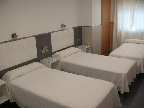 Habitación Triple del hotel La Hispanidad. Foto 3