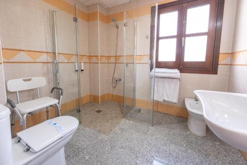 Habitación Doble adaptada para personas con movilidad reducida del hotel Plaza Del Castillo. Foto 7