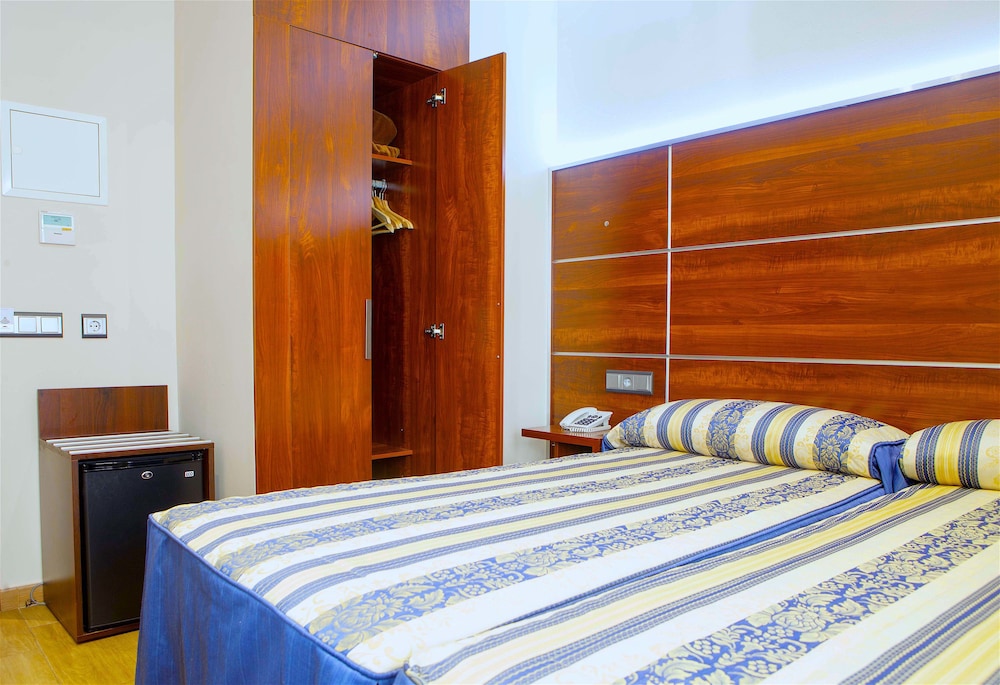 Habitación estándar, 2 camas individuales del hotel Castilla Guerrero. Foto 2