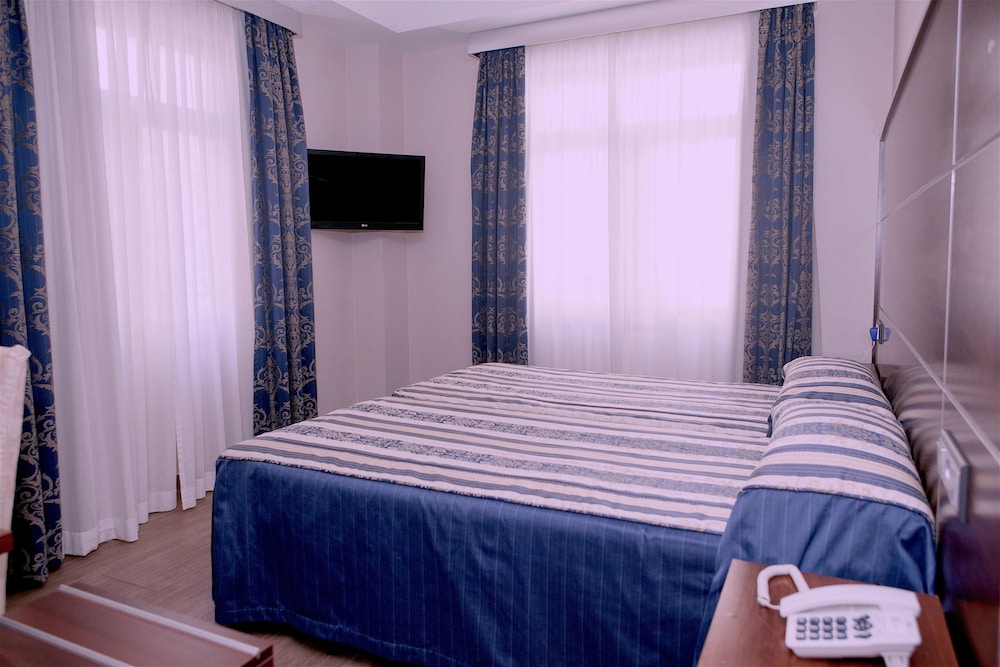 Habitación estándar, 2 camas individuales del hotel Castilla Guerrero. Foto 4