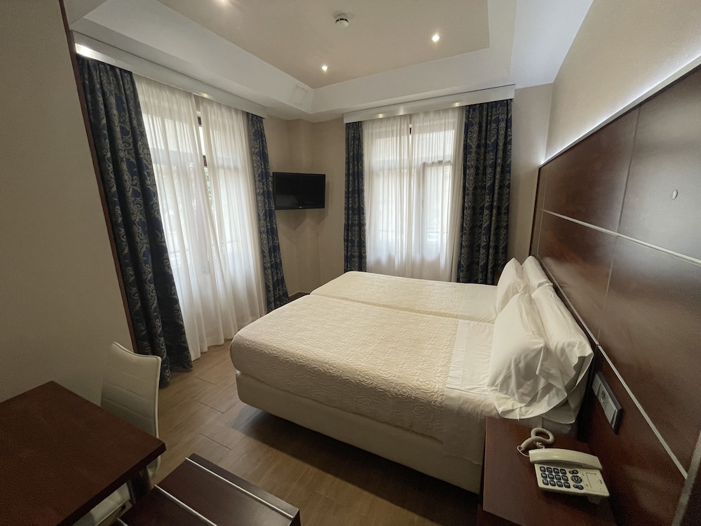 Habitación estándar, 2 camas individuales del hotel Castilla Guerrero. Foto 8