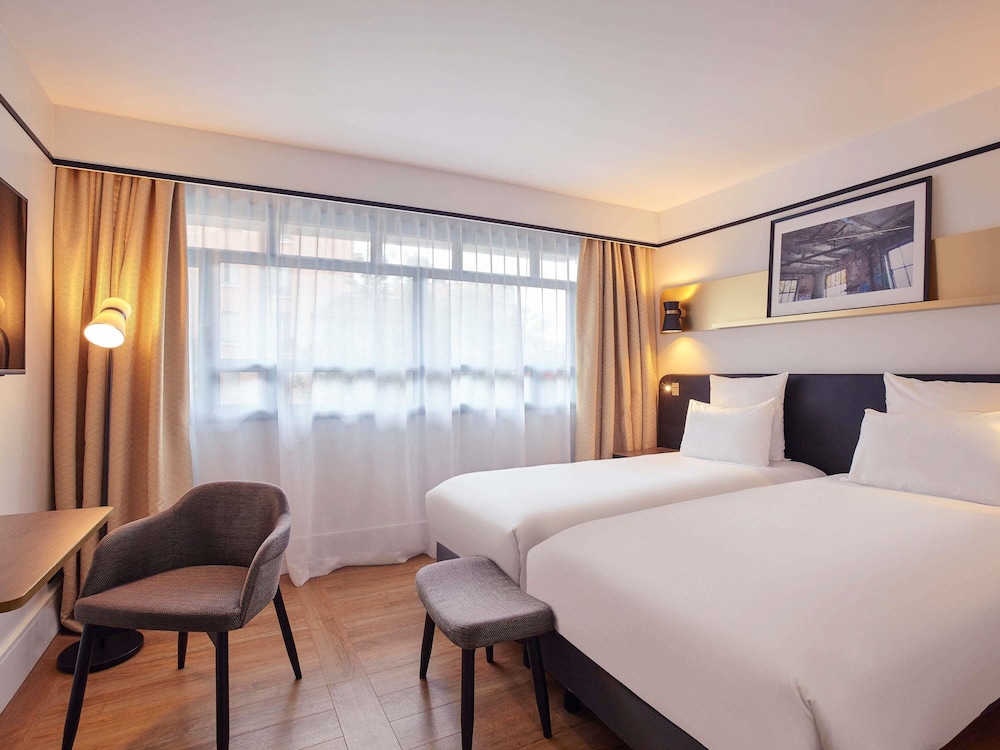 Habitación superior con 2 camas individuales, 2 camas individuales del hotel Mercure Paris Saint-ouen