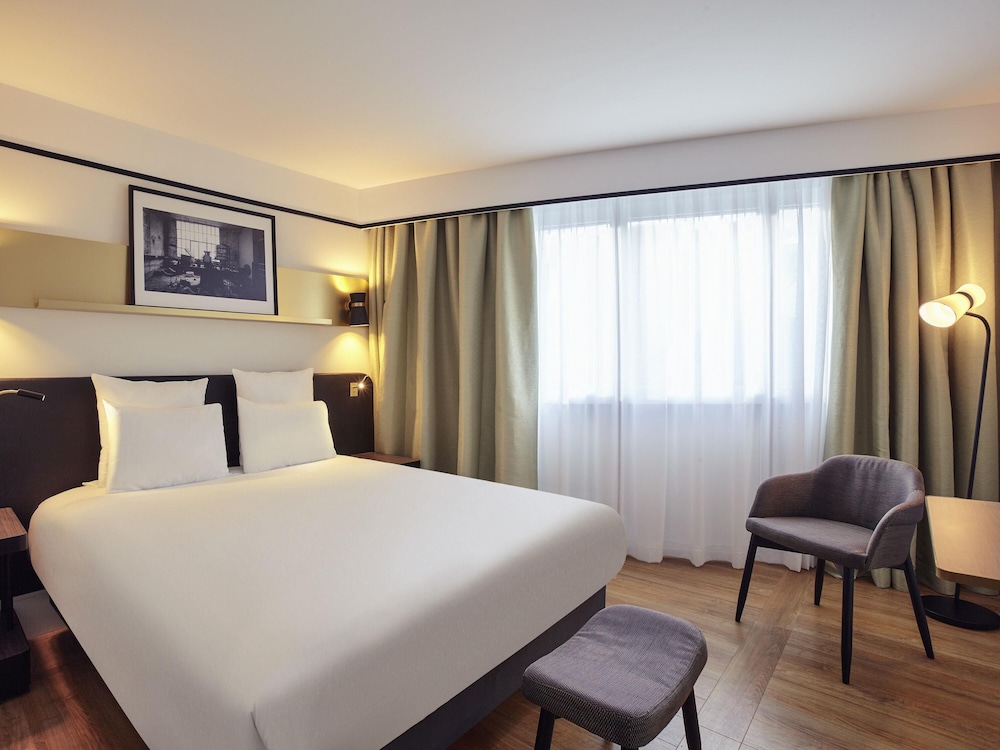 Habitación superior, 1 cama doble del hotel Mercure Paris Saint-ouen. Foto 3