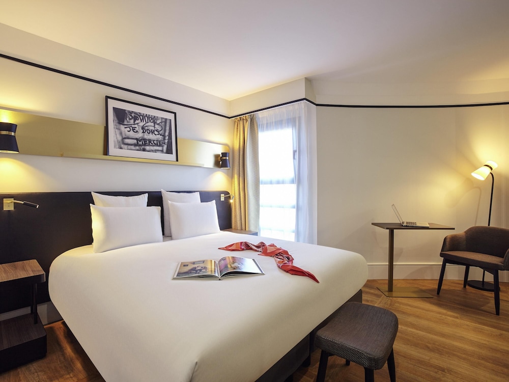 Privilege, Habitación, 1 cama doble del hotel Mercure Paris Saint-ouen. Foto 11