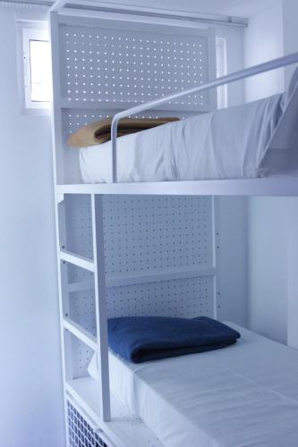 Cama en habitación compartida mixta de 4 camas del hotel Feel Hostels Soho Malaga