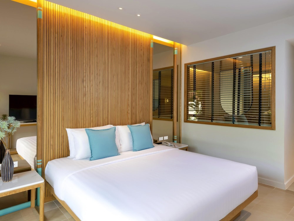 Suite Premier 1 Cama King Size, Vistas al Mar, Sala de Estar del hotel Novotel Rayong Rim Pae Resort