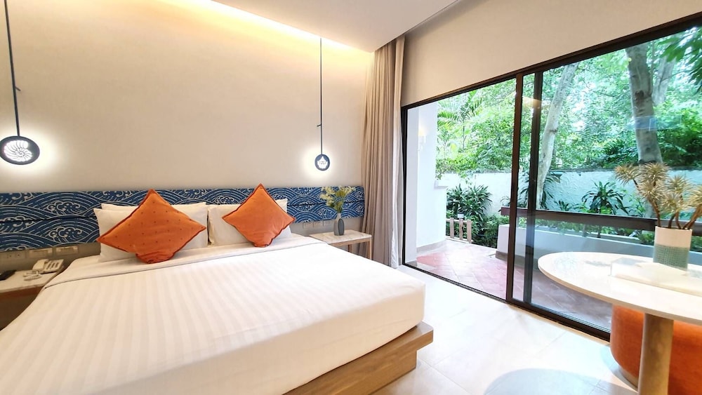 Habitación Premier 1 Cama King Size, Vistas al Jardín del hotel Novotel Rayong Rim Pae Resort. Foto 5