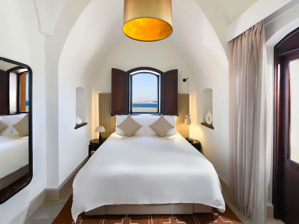 Habitación, 1 cama de matrimonio, vistas al mar (Panorama) del hotel Mövenpick Resort El Quseir. Foto 1