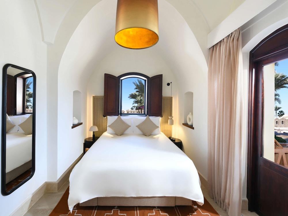 Habitación superior, 1 cama de matrimonio, vistas al jardín del hotel Mövenpick Resort El Quseir