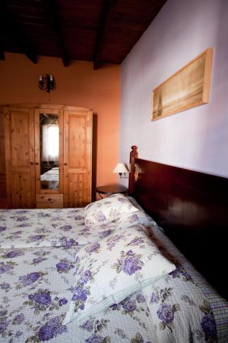 Two-Bedroom Apartment (3 Adults) del hotel Alojamientos El Tejado. Foto 2