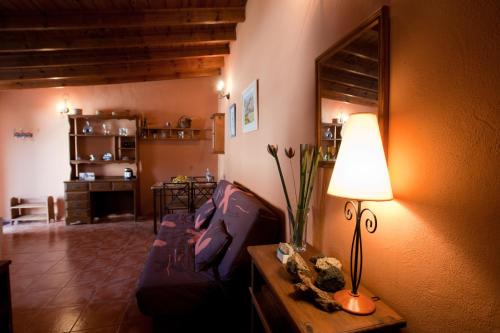 Apartamento 2 habitaciones 4 camas individuales del hotel Alojamientos El Tejado. Foto 1